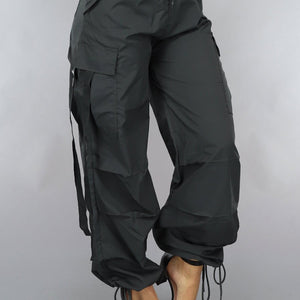 OP=OP.06.NL Parachute Cargo Broek in Donkergrijs