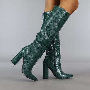 OP=OP.04.S Donkergroene Croco Laars met Spitse Neus