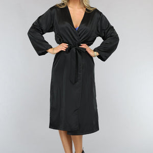 NEW2401 Satin Look Kimono Lang in Zwart