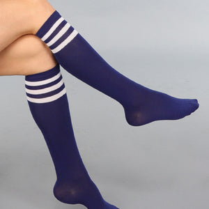 NEW290125 Navy Sportsokken met Witte Strepen