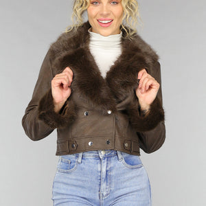 SALE30 Kort Bruin Jasje met Faux Fur Details
