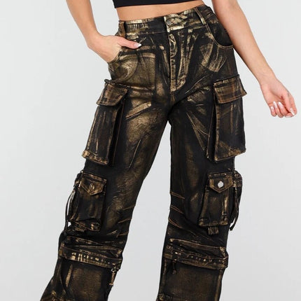 zwarte-cargo-jeans-met-gouden-metallic-coating-en