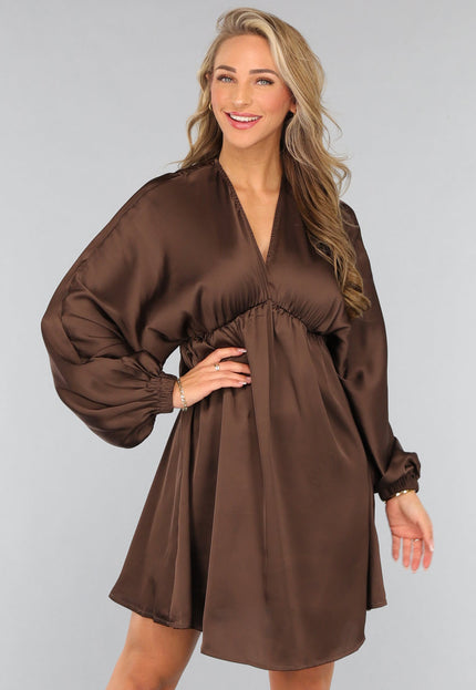 OP=OP.AV.12 Bruine Satijnen Jurk met V Hals