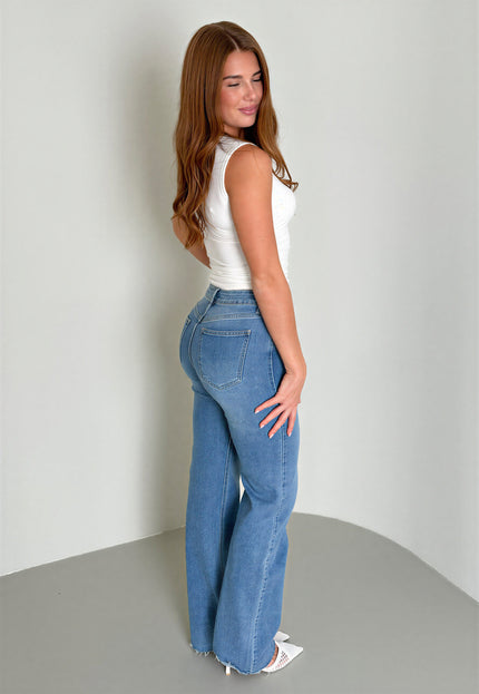 CAMPAGNEJEANS Denim Done Right