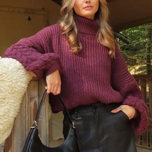 Chic Contrast: Strick & Leder