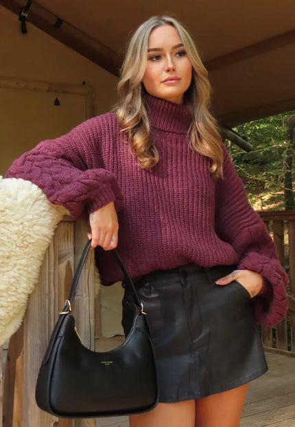 Chic Contrast: Strick & Leder