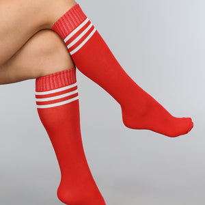 KOSTUUM Sporty Rode Kousen met Witte Strepen