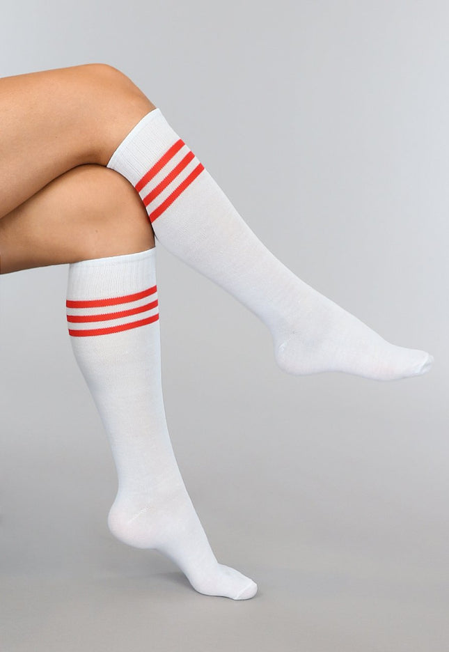 KOSTUUM Sporty Witte Kousen met Rode Strepen