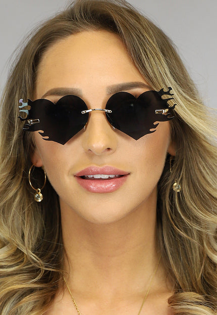 Luxe Zwarte Festival Zonnebril met Vlammend Hart