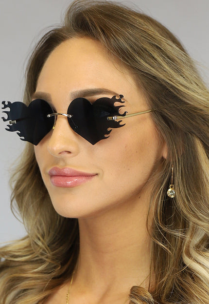 Luxe Zwarte Festival Zonnebril met Vlammend Hart