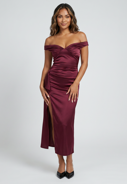 NEW010726 Bordeaux Off Shoulder Satijnen Maxi Jurk