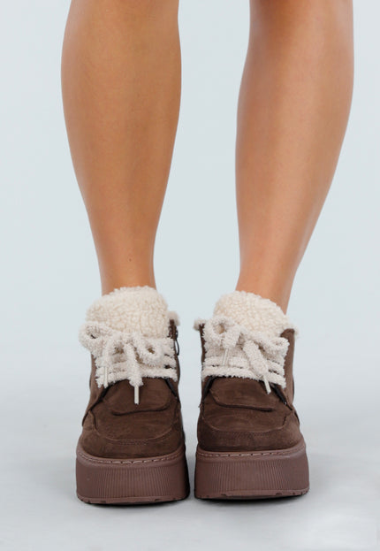 OP=OP.08.NL Donkerbruine Teddy Sneakers