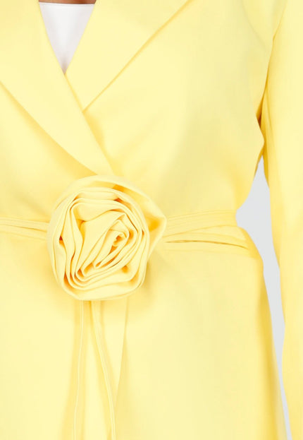 OP=OP.AV.10 Gele Blazer met Bloemceintuur