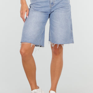 NEW030626 Lichtblauwe Denim Bermuda Short