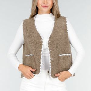 NEW030925 Teddy Gilet met Witte Bies