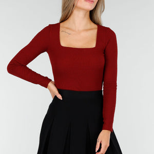NEW030925 Bordeaux Top met Square Neck