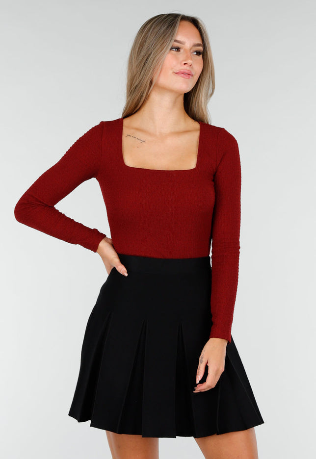NEW030925 Bordeaux Top met Square Neck