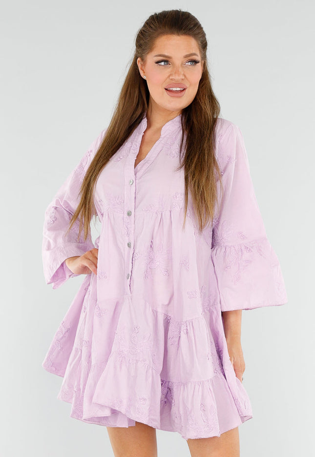 NEW040625 Lichtpaarse Jurk met Borduursels en Knopen