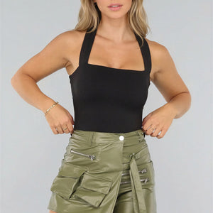 NEW0409 Zwarte Sporttop met Vierkante Hals en Strikdetail