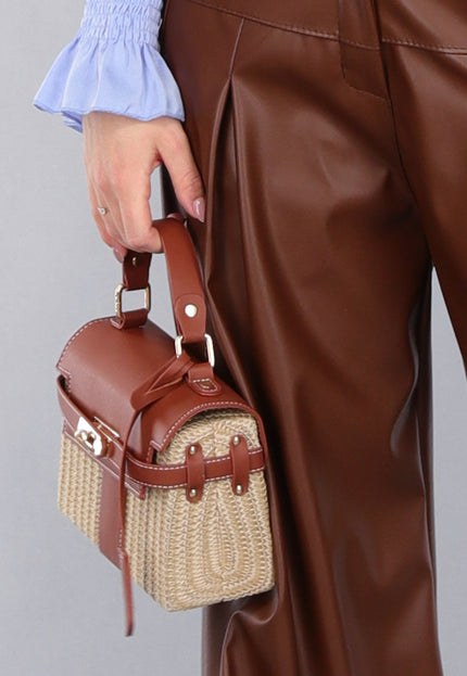 NEW050325 Kleine Raffia Handtas met Bruine Lederlook Afwerking