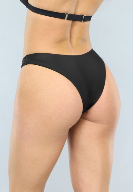 NEW0506 Zwart Cheeky Bikinibroekje