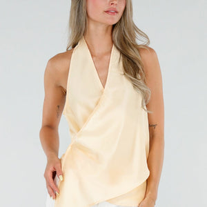 NEW050826 Gele Satijnen Halter Top met Overslag
