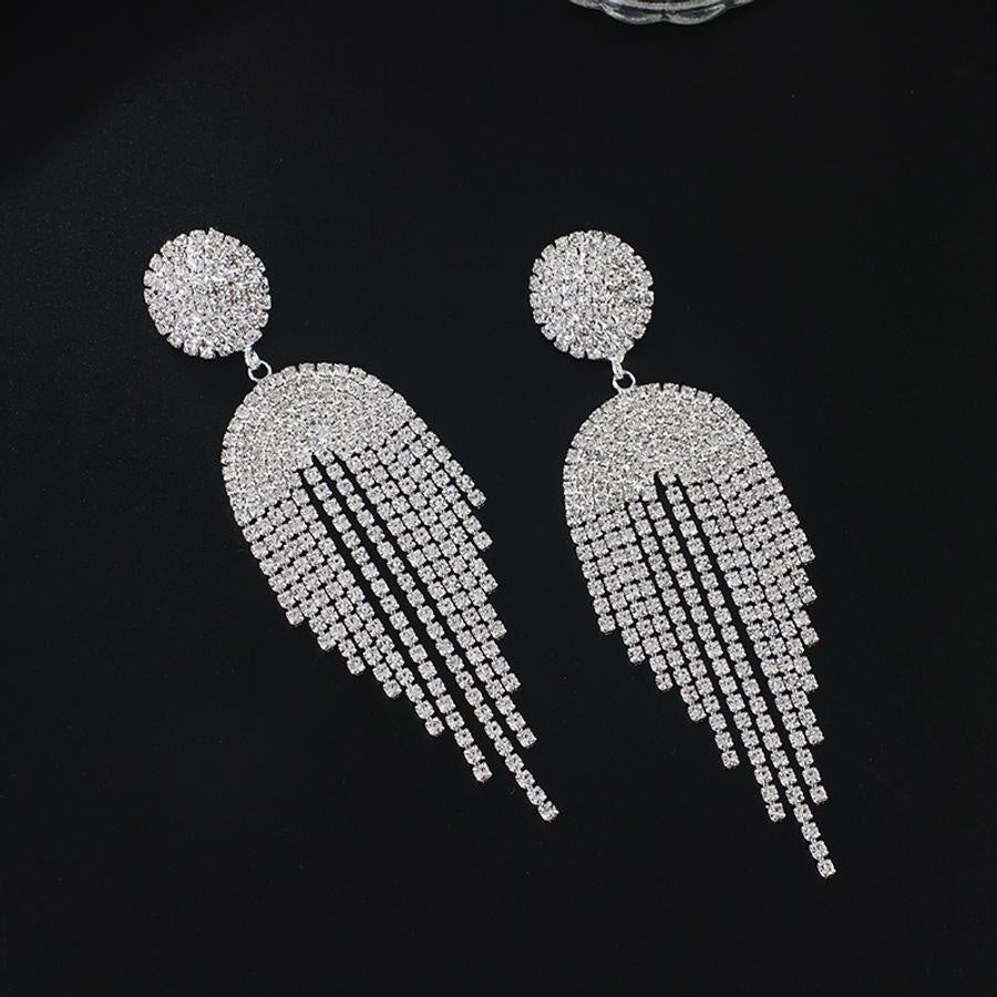 NEW0603 Zilverkleurige Oorhangers met Strass
