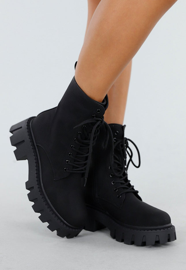 NEW060825 Zwarte Grove Veterboots