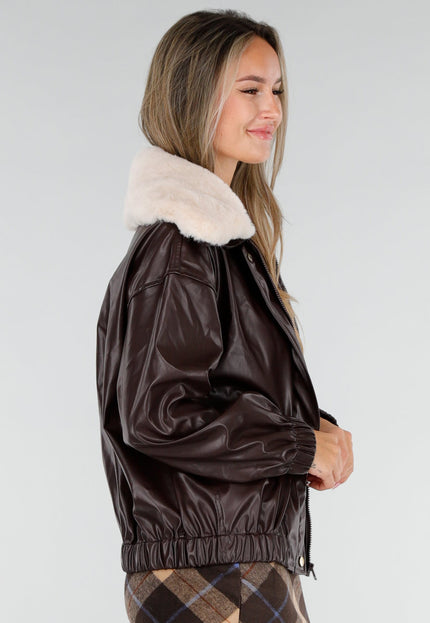 NEW071026 Bruine Lederlook Jas met Zachte Kraag
