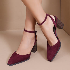 NEW080726 Bordeaux Suède Enkelband Pumps