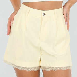 NEW080726 Lichtgele Shorts met Kant