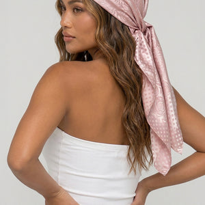 NEW080726 Lichtroze Satijnen Bandana met Bloemenprint
