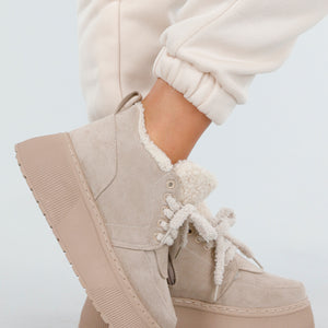 OP=OP.08.NL Beige Suède Sneakers
