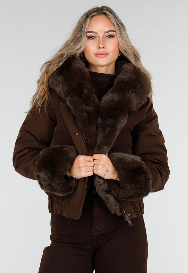 WINTER Donkerbruine Jas met Bontkraag