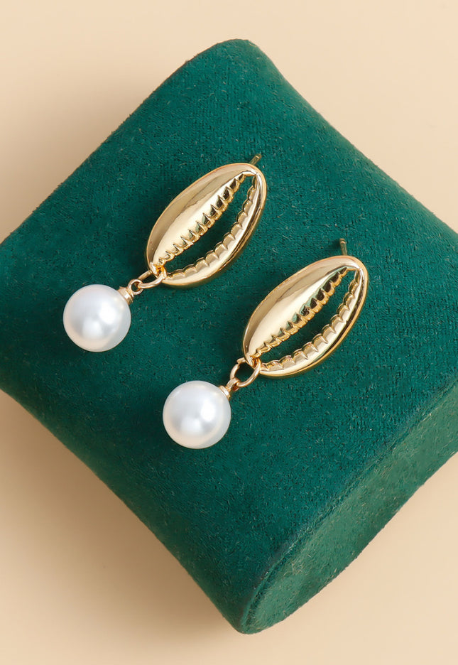 NEW090425 Goudkleurige Schelp Oorbellen met Parel
