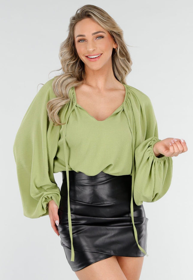 NEW090425 Olijfgroene Blouse met V-hals