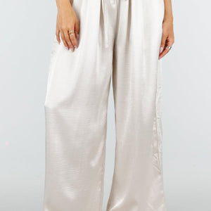 NEW100626 Champagne Wide Leg Broek met Satijnlook