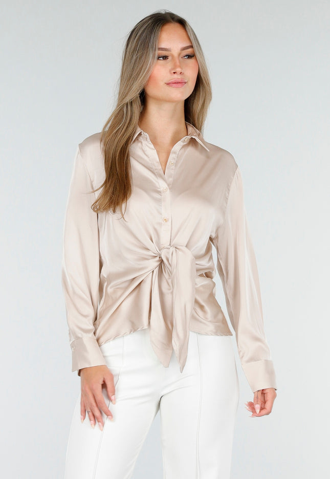 OP=OP.AV.12 Beige Satijnen Blouse met Strikdetail