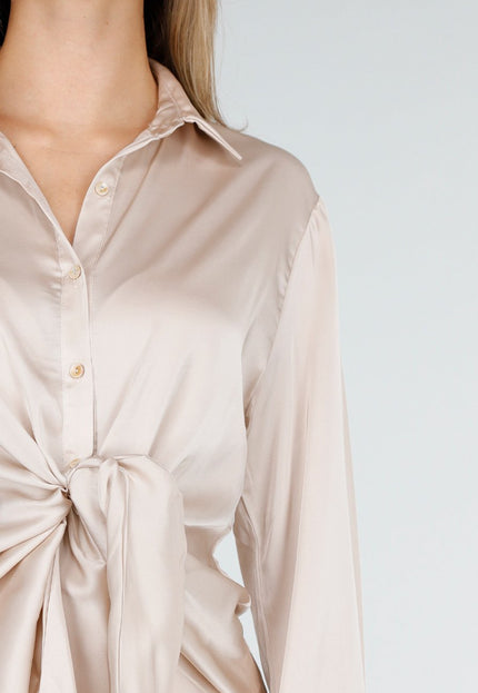 OP=OP.AV.12 Beige Satijnen Blouse met Strikdetail