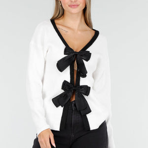 NEW100925 Cardigan Wit met Zwarte Strikken