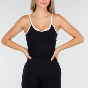 NEW100925 Zwarte Sporttop met Stretch en Pads