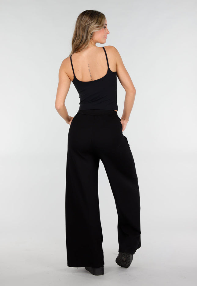 OP=OP.09.NL Zwarte Crop Top met Pads