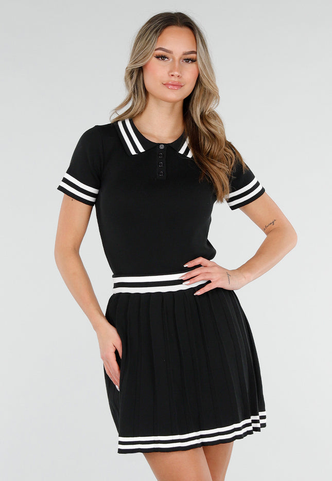 NEW110226 Zwarte Set met Polo Top en Plissé Rok