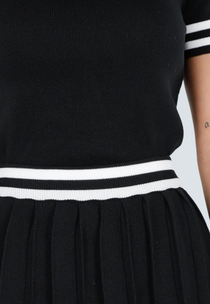 NEW110226 Zwarte Set met Polo Top en Plissé Rok