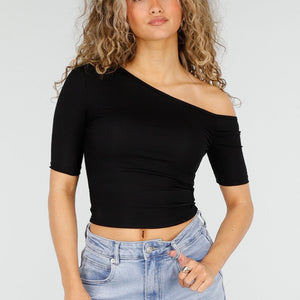 NEW110326 Cropped Zwarte One Shoulder Top