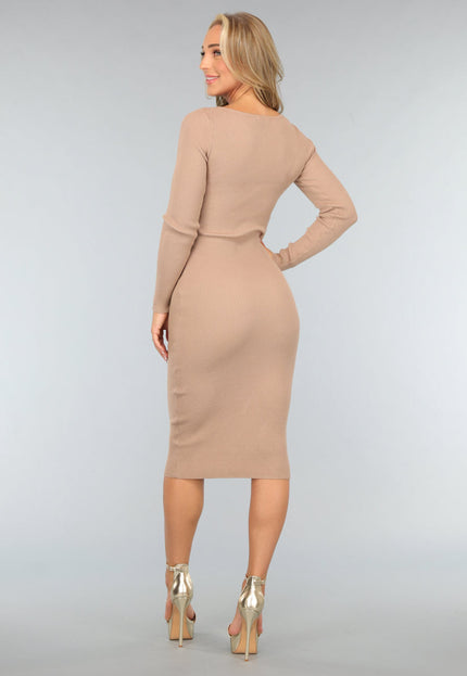 OP=OP.38.NL Beige Ribstof Bodycon Jurk met Gouden Detail