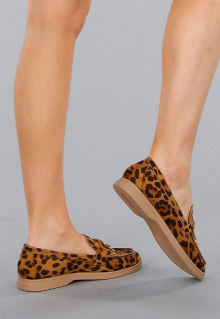 NEW120325 Leopard Suède Loafers met Gouden Detail
