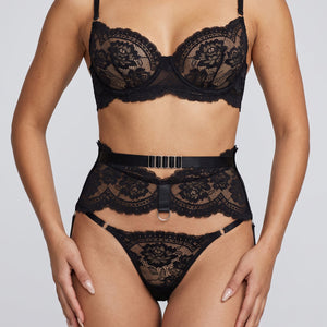 NEW120826 Zwarte Kanten Lingerie Set met Jarretelgordel