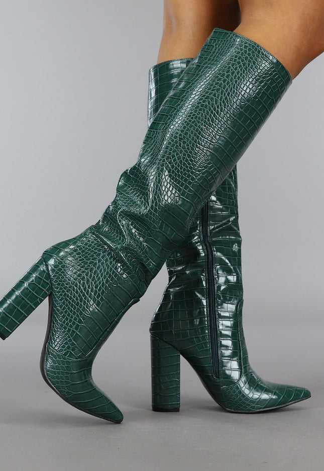 OP=OP.04.S Donkergroene Croco Laars met Spitse Neus