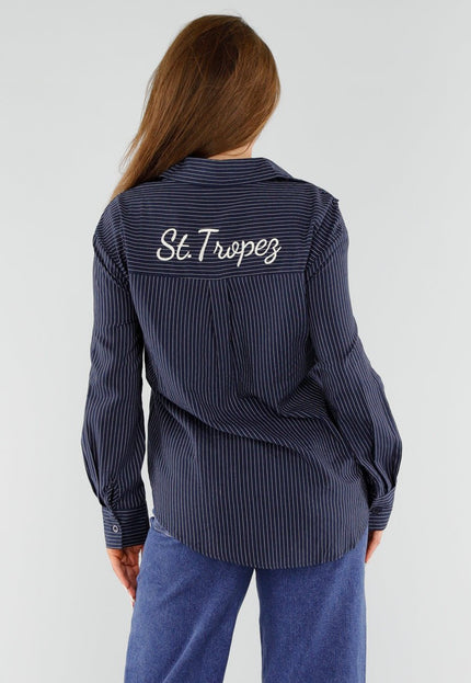 OP=OP.AV.09 Blauwe Blouse met Borduursel